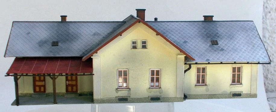 Výpravní budova LVII/H MECLOV H0